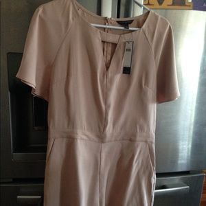 Tailored Keyhole Romper 
Pink
